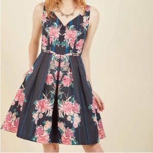 ModCloth navy blue/pink floral flare v neck dress size XS